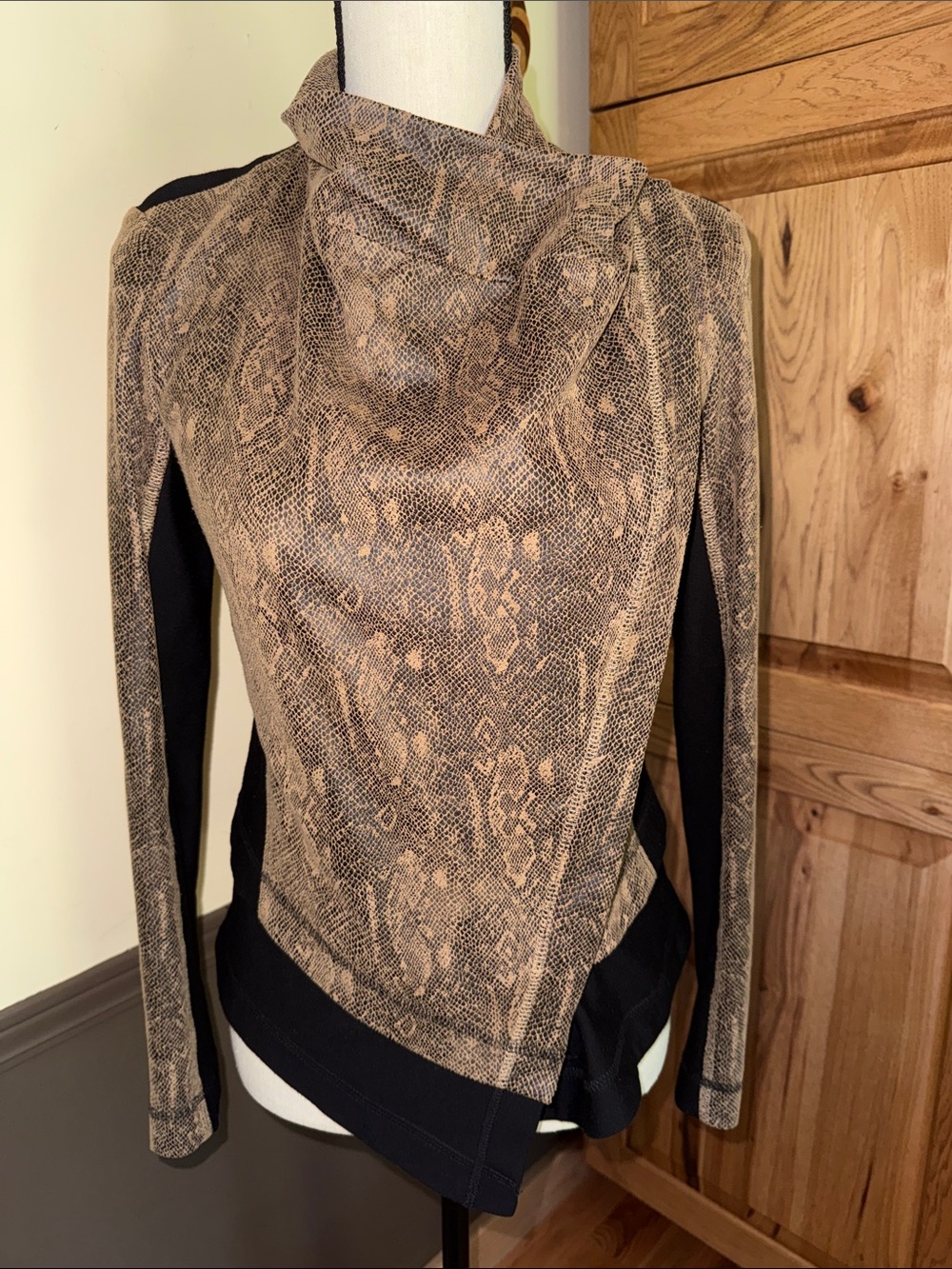 RACHEL Rachel Roy Tan Snake Print & Black Asymmetrical Jacket